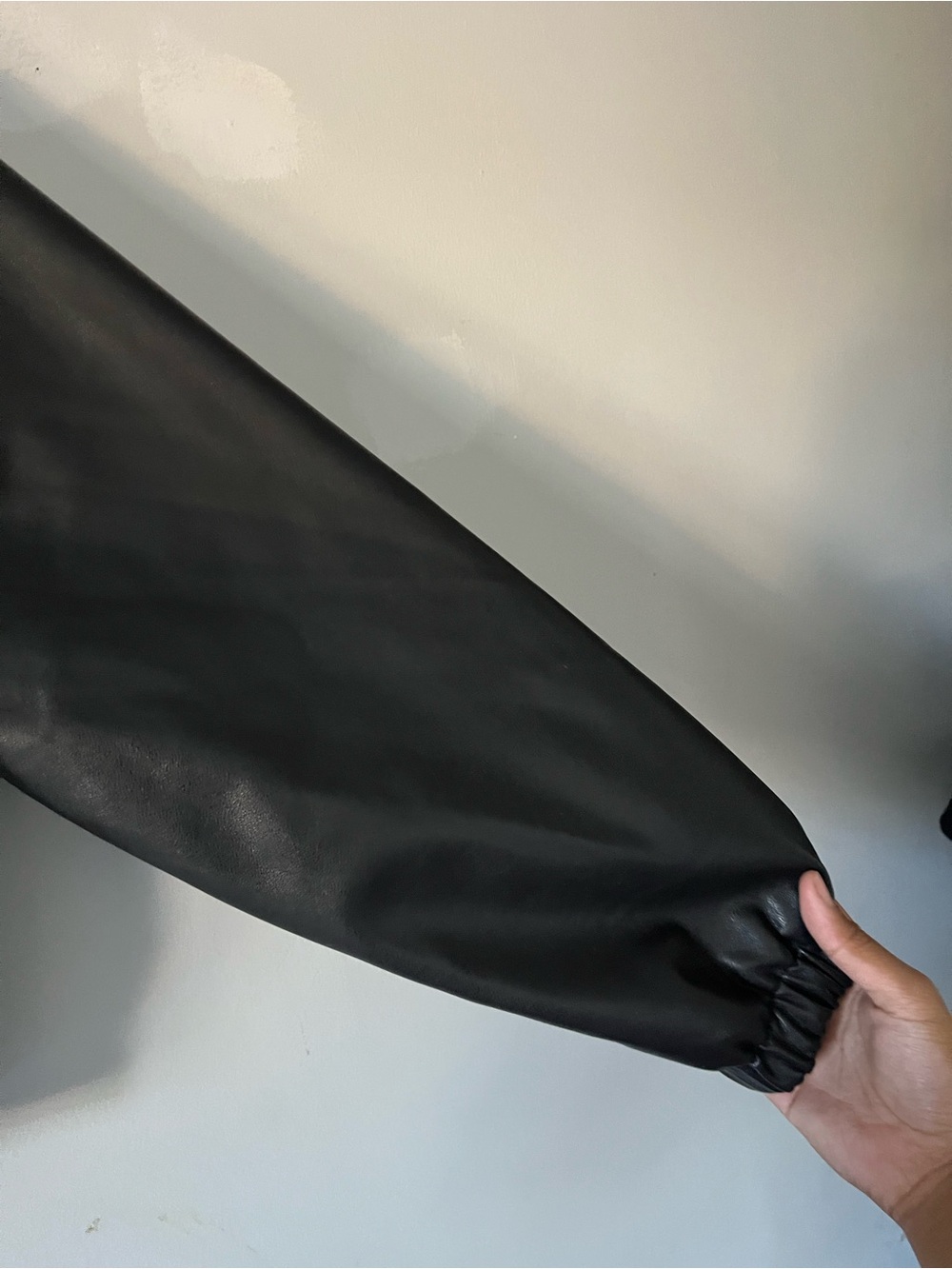 Abercrombie & Fitch Black vegan Leather cropped Bomber Jacket - Picture 6 of 14
